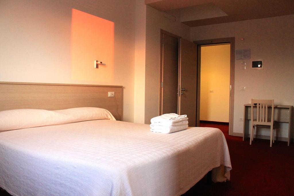 Park Hotel Italia Tezze sul Brenta Buitenkant foto